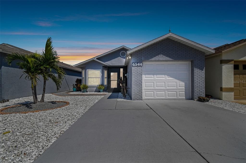 6544 CROSSBOW LANE NEW PORT RICHEY, FL 34653