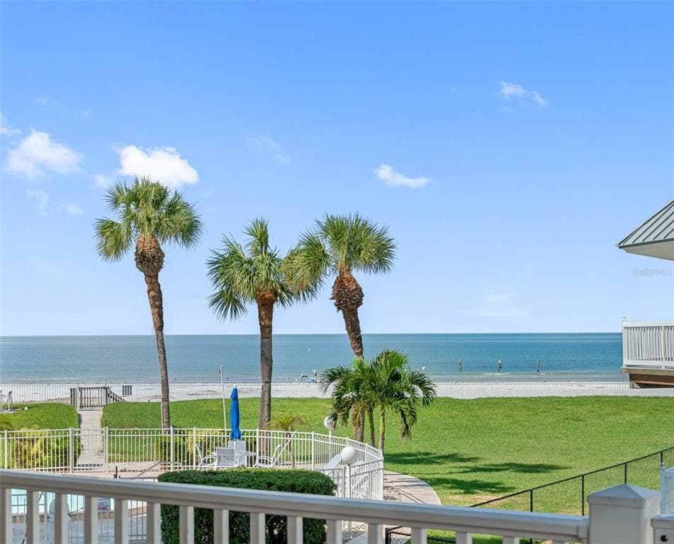 17980 GULF BOULEVARD UNIT 106 REDINGTON SHORES, FL 33708