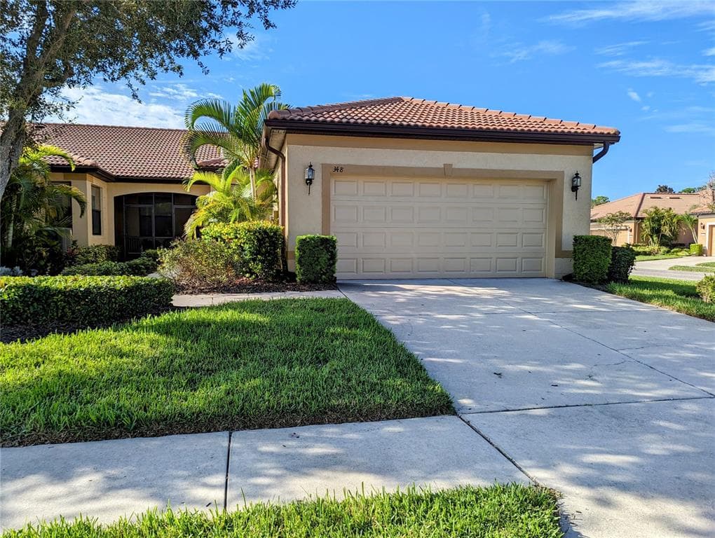 348 BLUEWATER FALLS COURT APOLLO BEACH, FL 33572