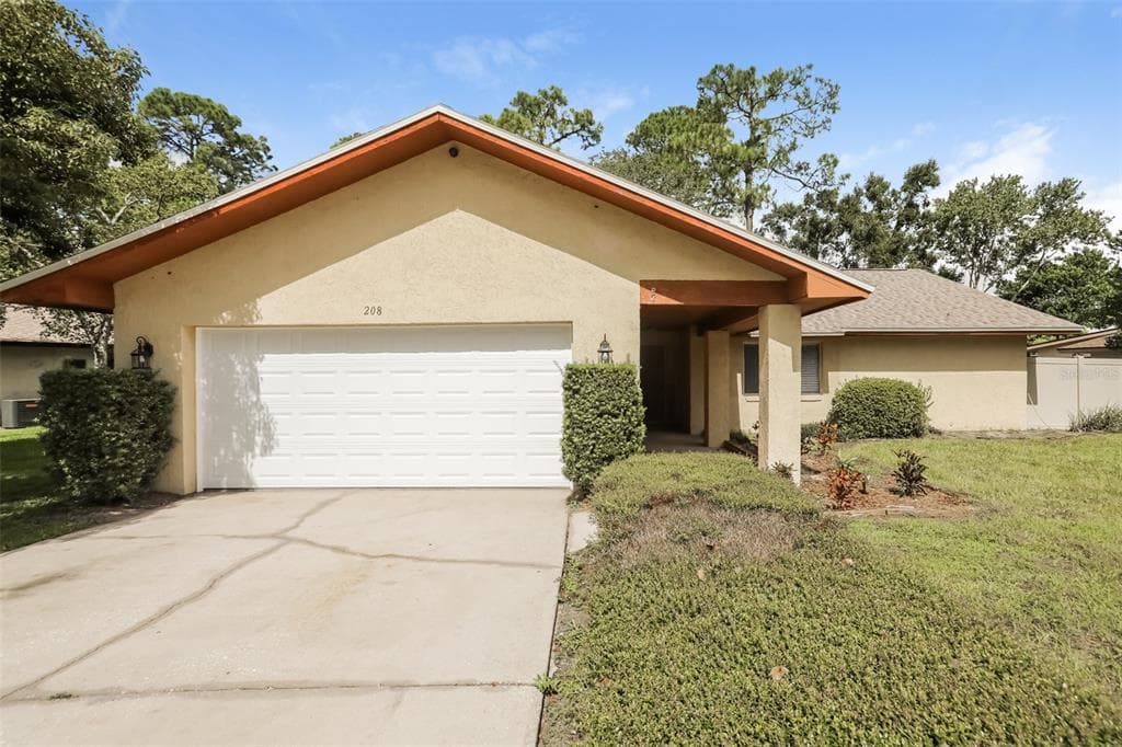 208 TWELVE LEAGUE CIRCLE CASSELBERRY, FL 32707
