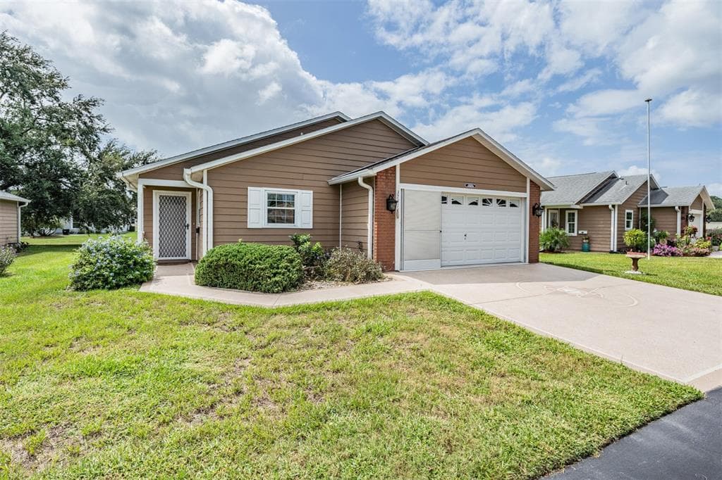37414 CASTLEBERRY DRIVE ZEPHYRHILLS, FL 33542