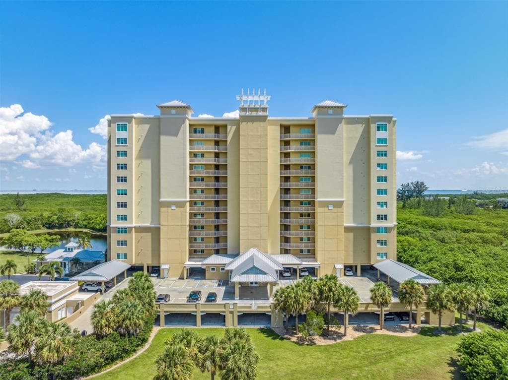 10851 MANGROVE CAY LANE NE UNIT 313 ST PETERSBURG, FL 33716