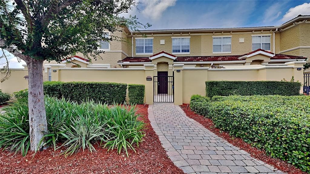 2930 BELLA VISTA DRIVE DAVENPORT, FL 33897
