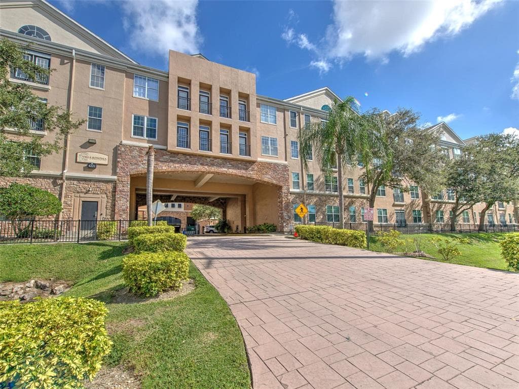 4221 W SPRUCE STREET UNIT 2104 TAMPA, FL 33607