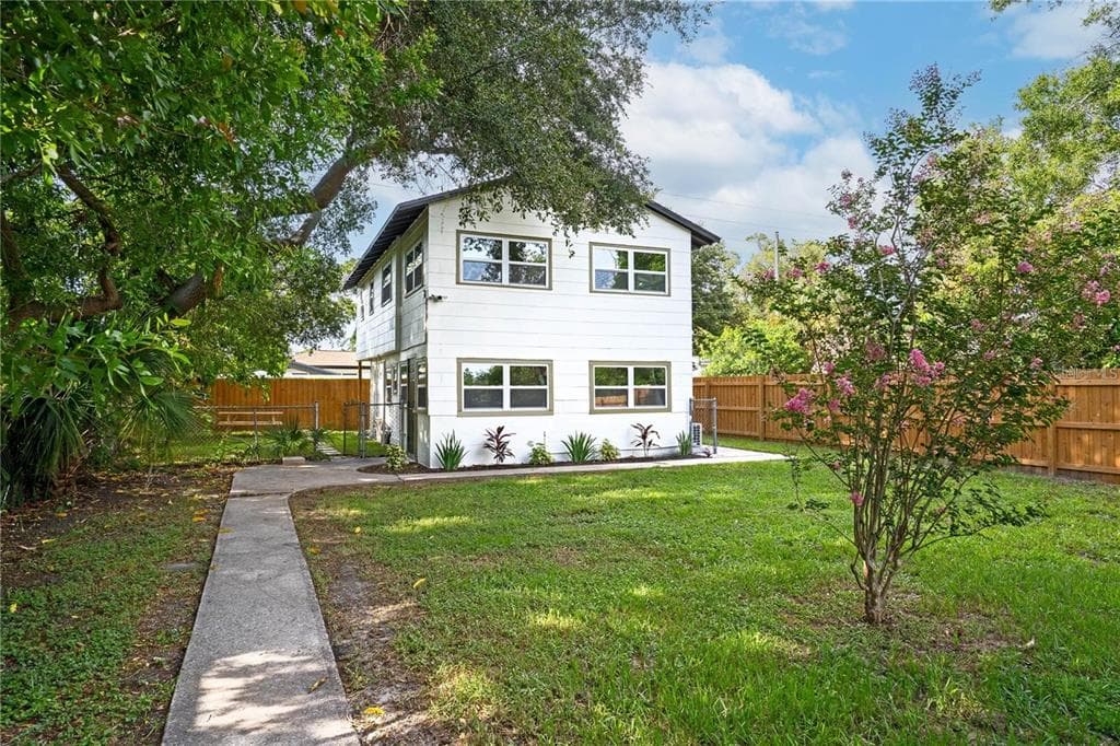 3625 2ND AVENUE S UNIT 2 ST PETERSBURG, FL 33711