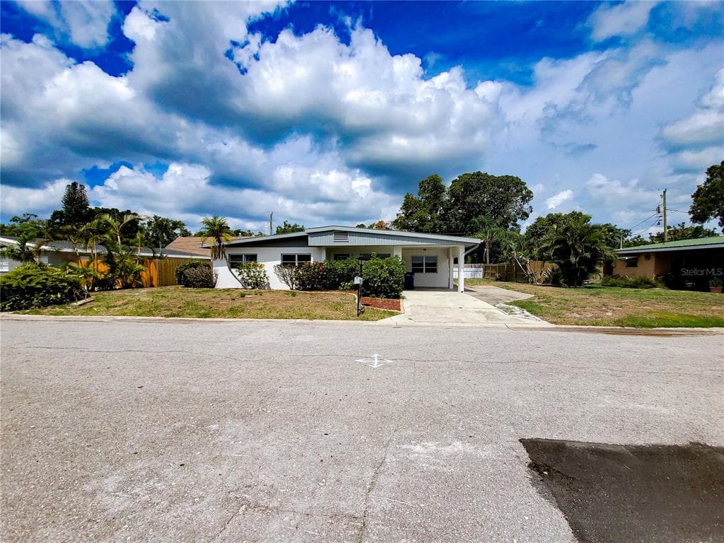 1116 65TH STREET NW BRADENTON, FL 34209