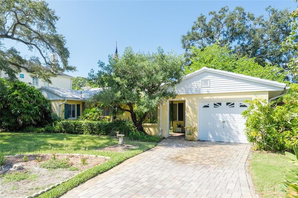 468 W DAVIS BOULEVARD TAMPA, FL 33606
