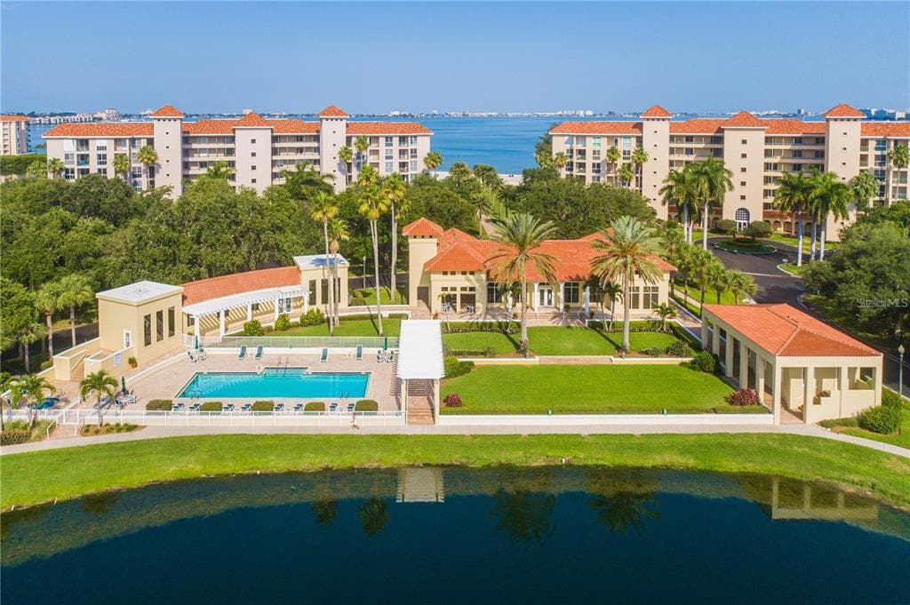 4801 OSPREY DRIVE S UNIT 302 ST PETERSBURG, FL 33711
