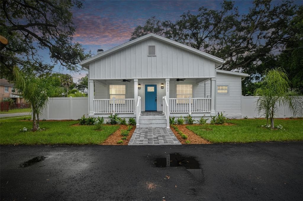 3902 N SUWANEE AVENUE N TAMPA, FL 33603