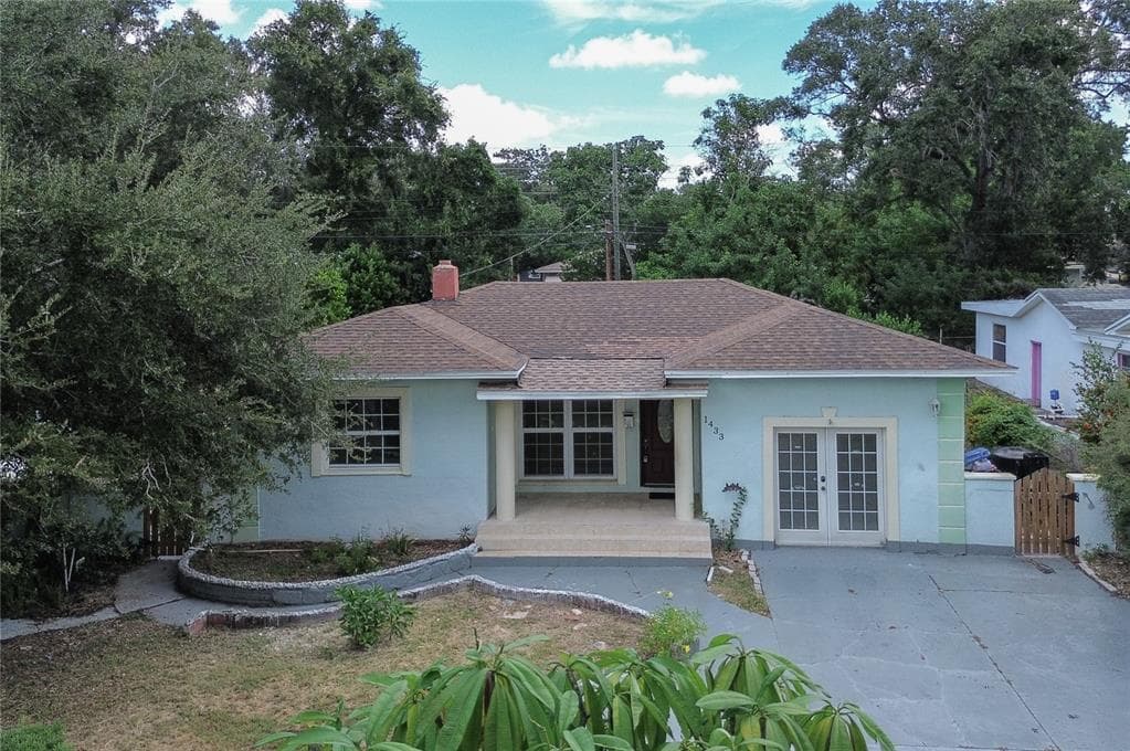 1433 27TH AVENUE S ST PETERSBURG, FL 33705