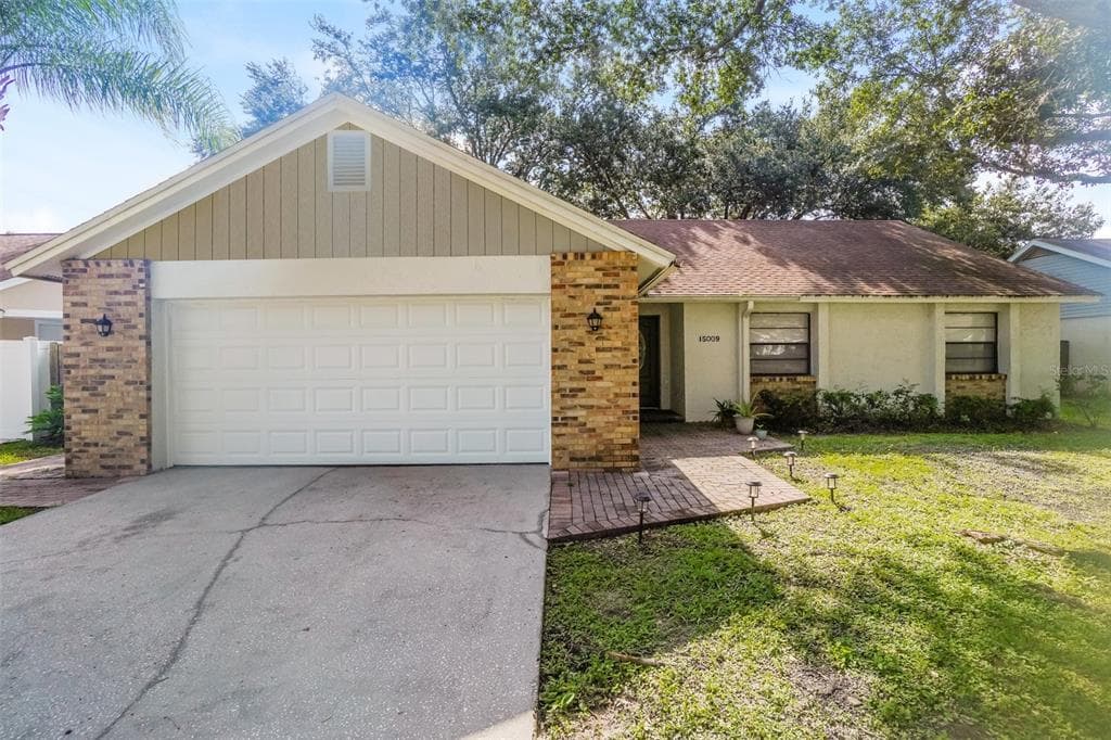 15009 NAPLES PLACE TAMPA, FL 33624