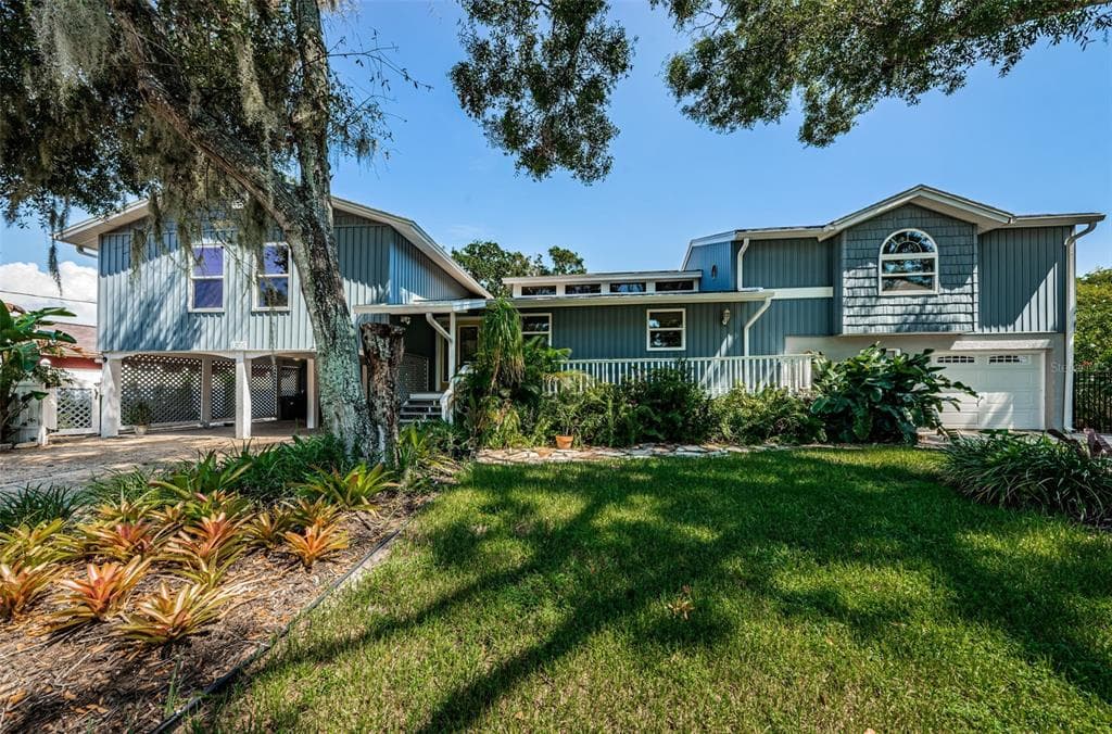 1306 FLOTILLA DRIVE HOLIDAY, FL 34690