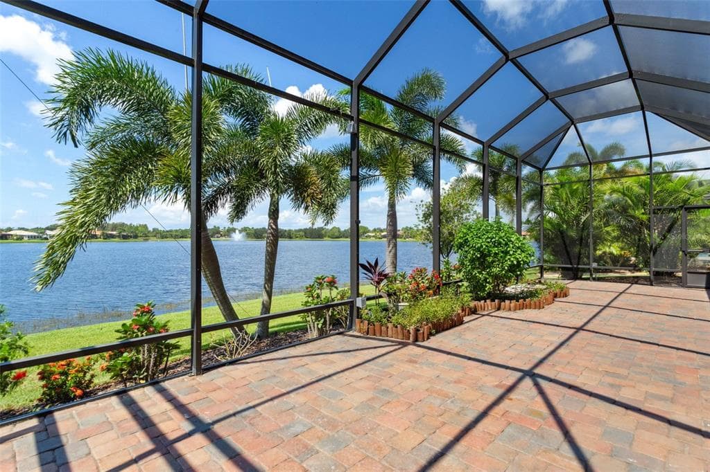 5026 STONE HARBOR CIRCLE WIMAUMA, FL 33598