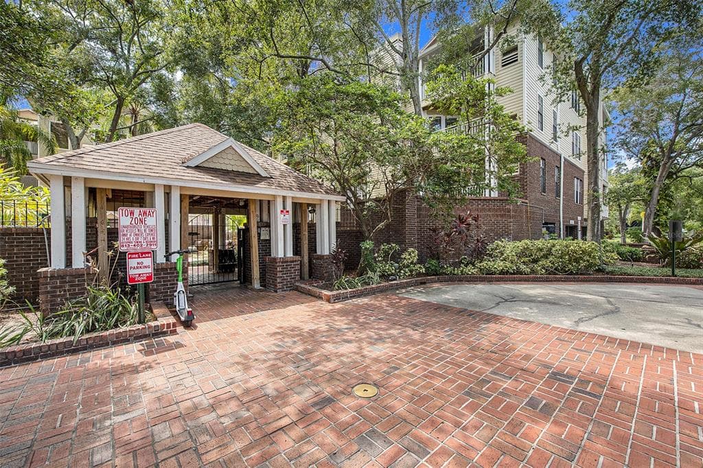1000 W HORATIO STREET UNIT 301 TAMPA, FL 33606