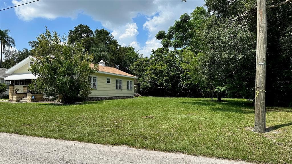 1005 W BRADDOCK STREET TAMPA, FL 33603