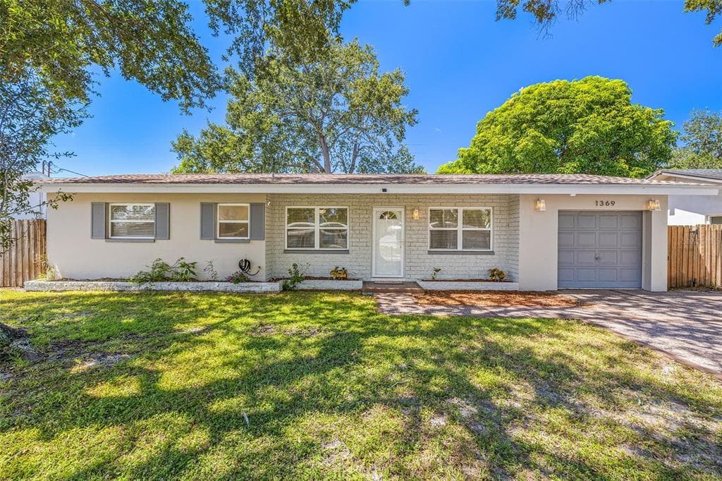 1369 REGINA DRIVE W LARGO, FL 33770