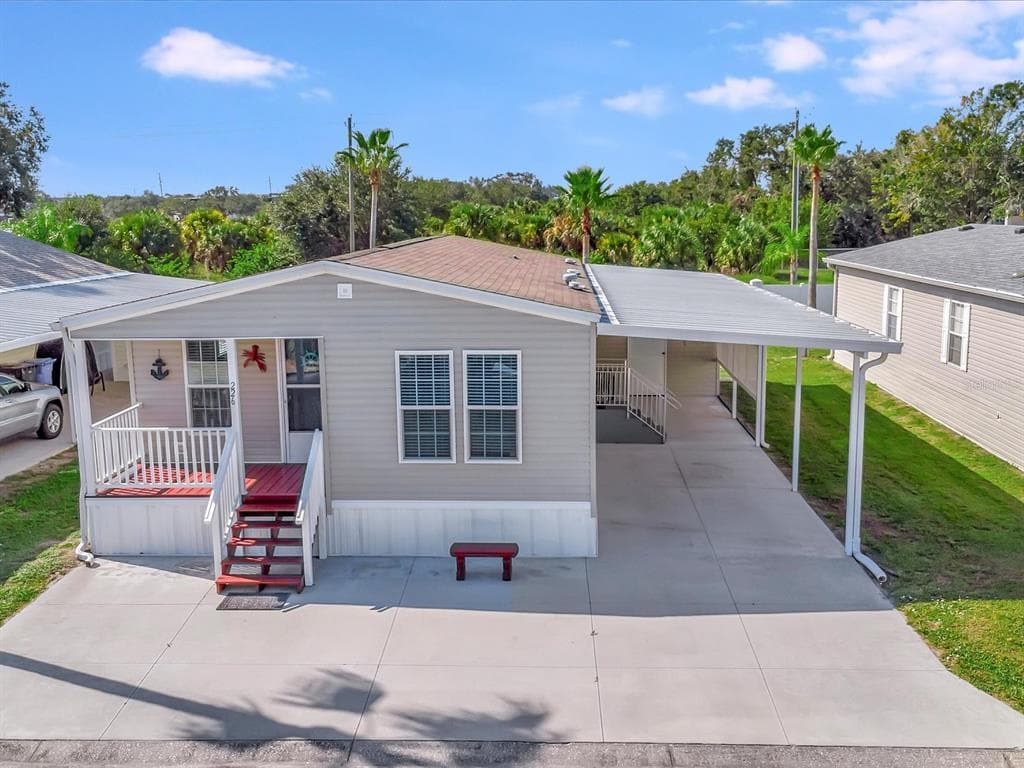 226 S PORT ROYAL LANE APOLLO BEACH, FL 33572