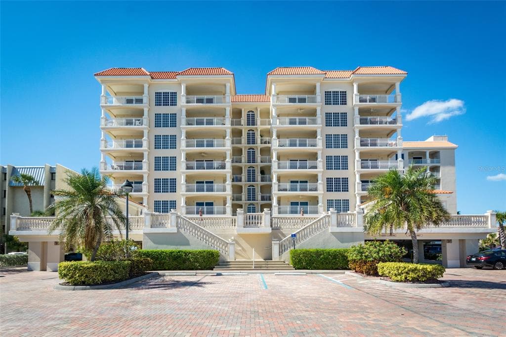 17720 GULF BOULEVARD UNIT A-803 REDINGTON SHORES, FL 33708