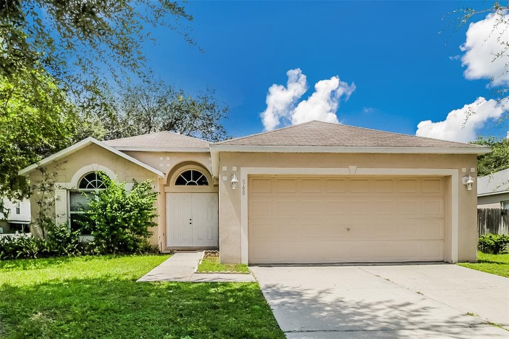 568 DOE COVE PLACE APOPKA, FL 32703
