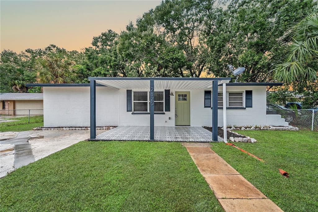 2825 DIXIE AVENUE SARASOTA, FL 34234