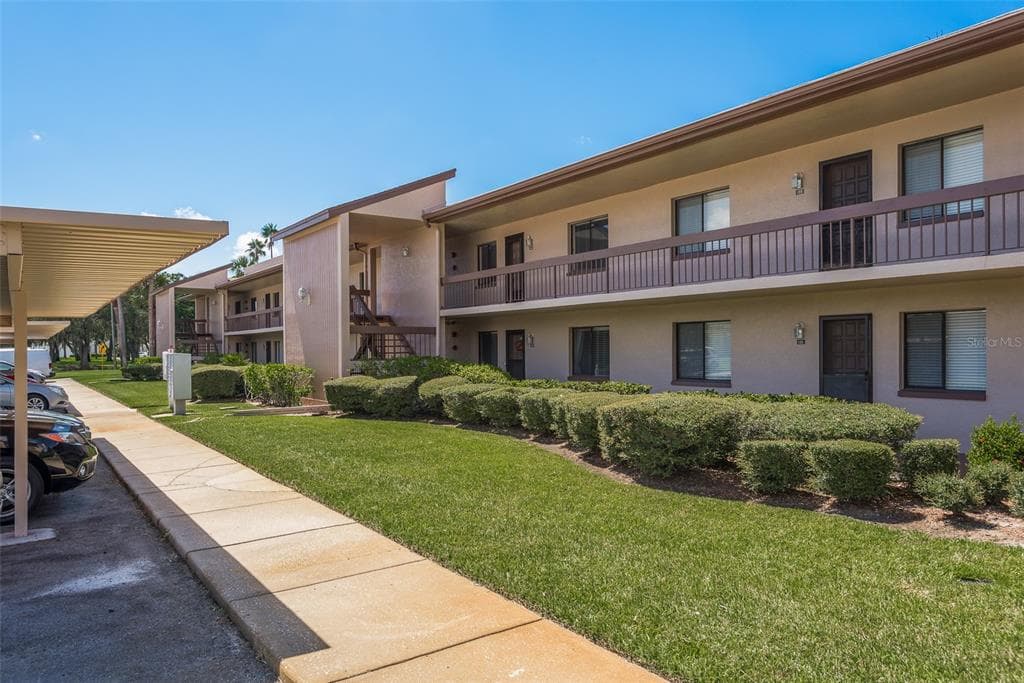 124 CAMILLE COURT OLDSMAR, FL 34677