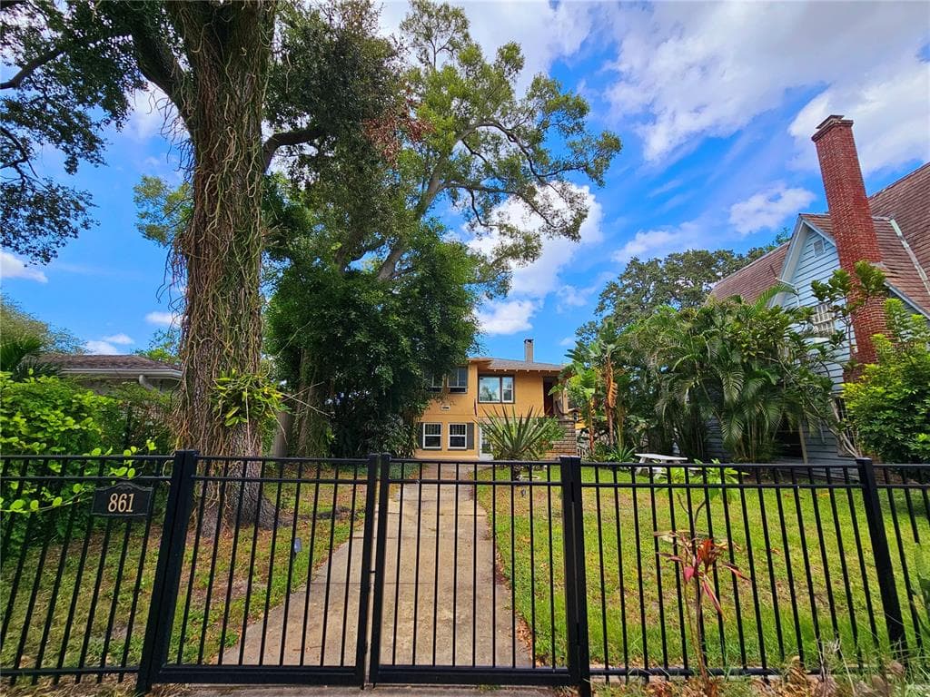 861 20TH AVENUE N ST PETERSBURG, FL 33704