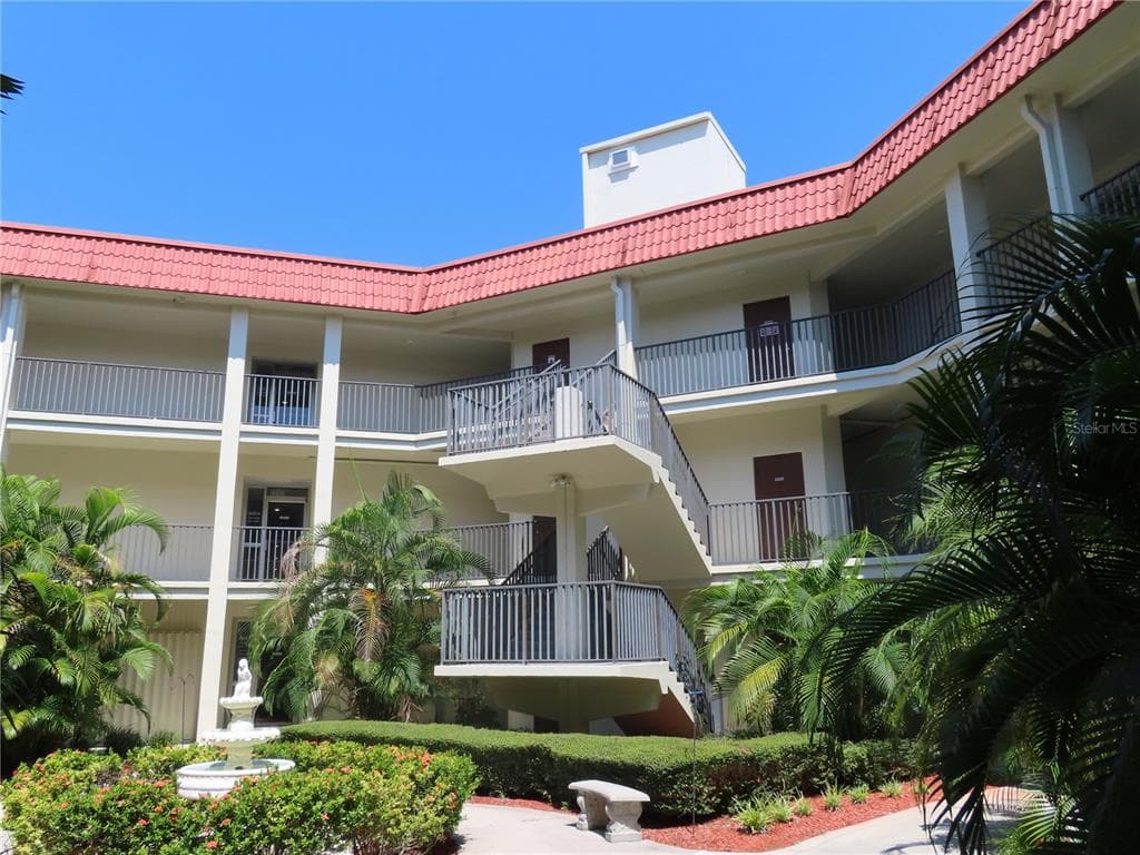 2700 BAYSHORE BOULEVARD UNIT 1305 DUNEDIN, FL 34698