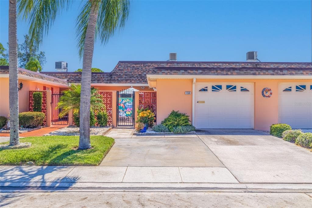 156 BOCA CIEGA POINT BOULEVARD S ST PETERSBURG, FL 33708
