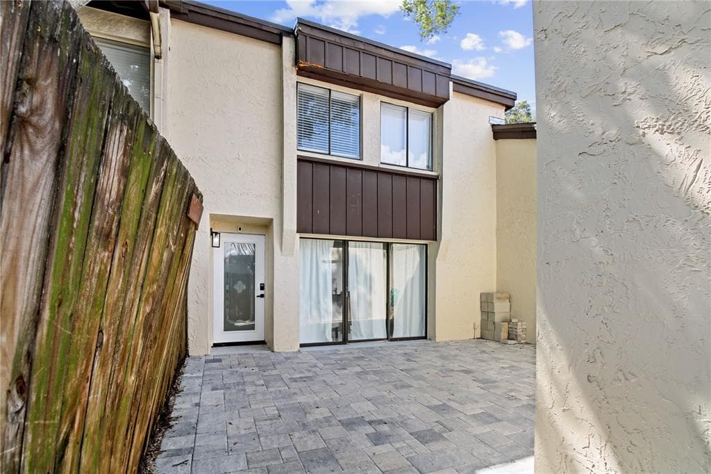 1881 N HERCULES AVENUE UNIT 1403 CLEARWATER, FL 33765