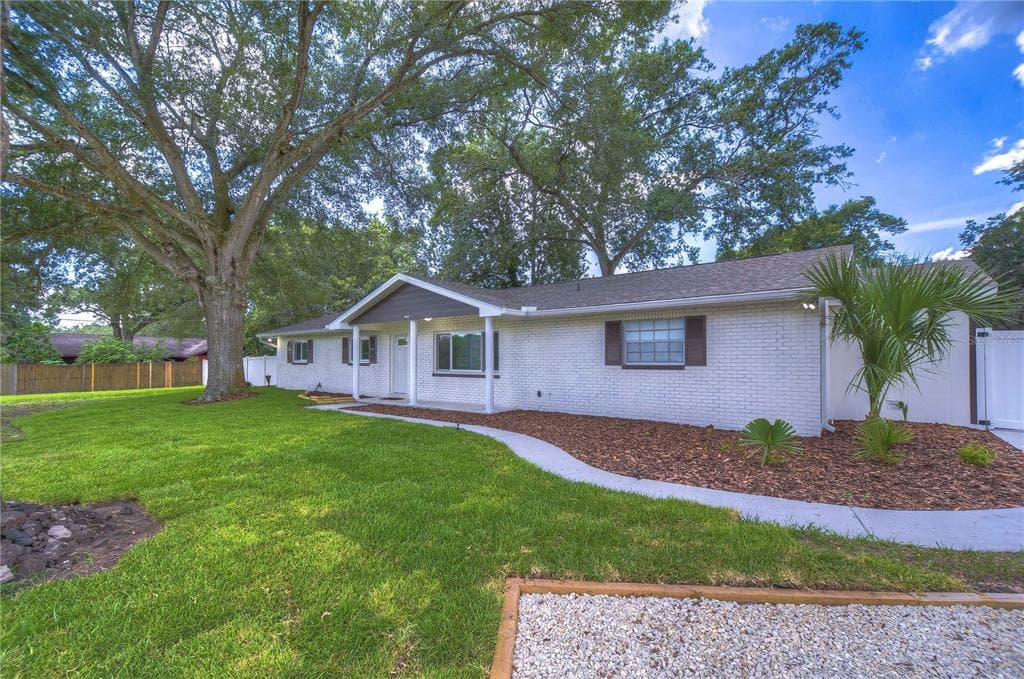 1722 S MULRENNAN ROAD VALRICO, FL 33594