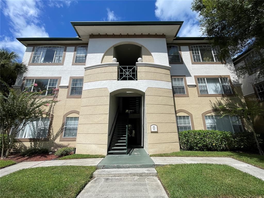 17110 CARRINGTON PARK DRIVE UNIT 808 TAMPA, FL 33647