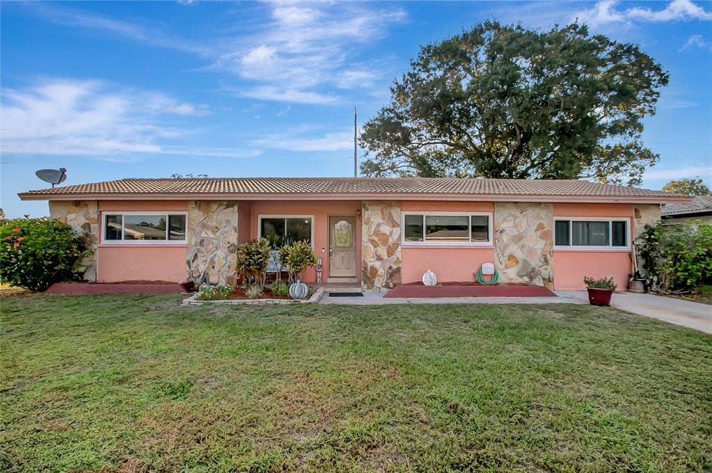 1482 CANTERBURY DRIVE CLEARWATER, FL 33756
