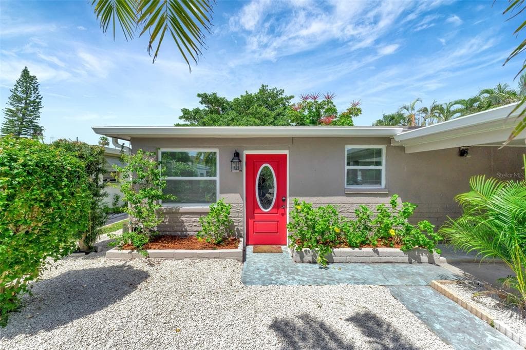13311 2ND STREET E UNIT 1 MADEIRA BEACH, FL 33708
