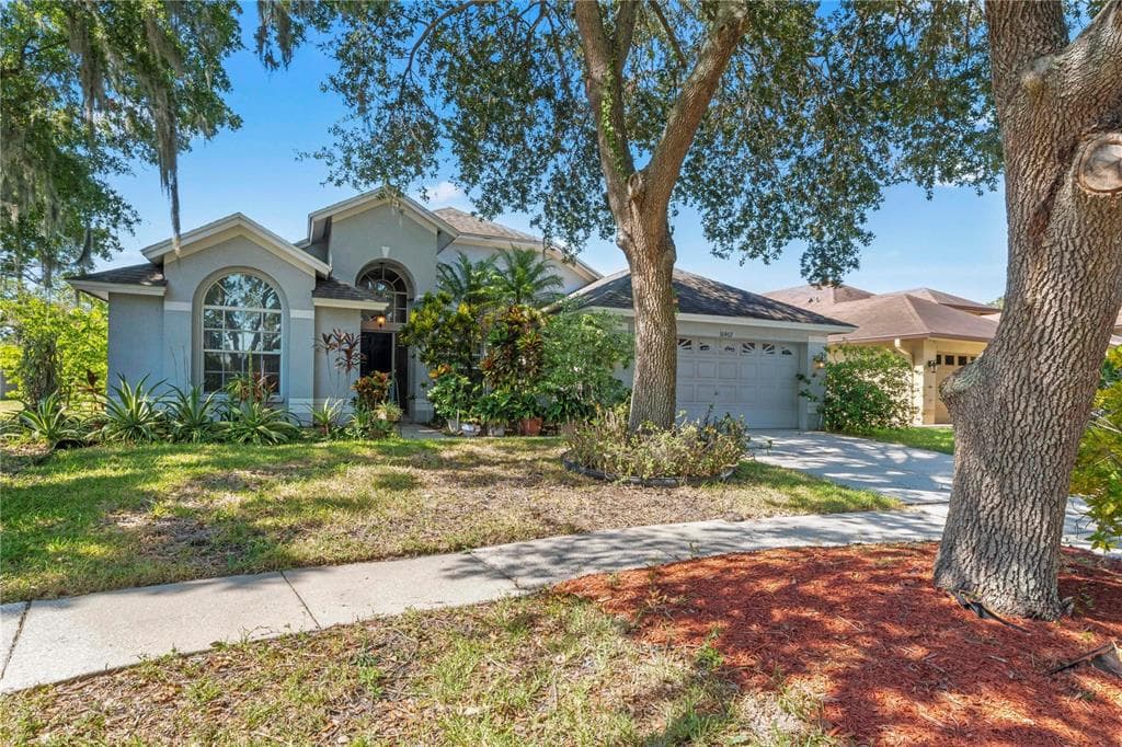 16402 LAKE HEATHER DRIVE TAMPA, FL 33618