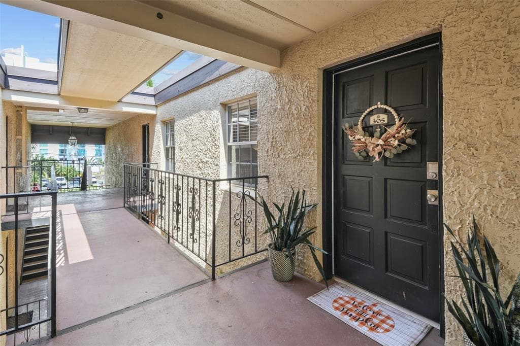 5304 W KENNEDY BOULEVARD UNIT 305 TAMPA, FL 33609