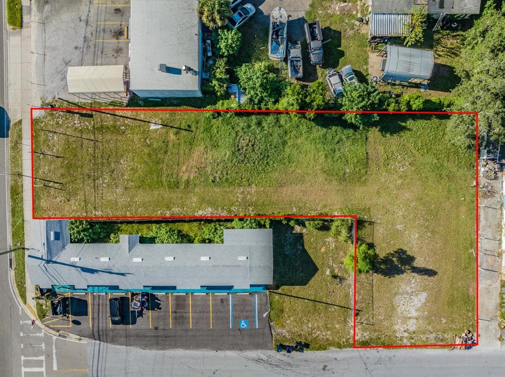 9716 N NEBRASKA AVENUE TAMPA, FL 33612