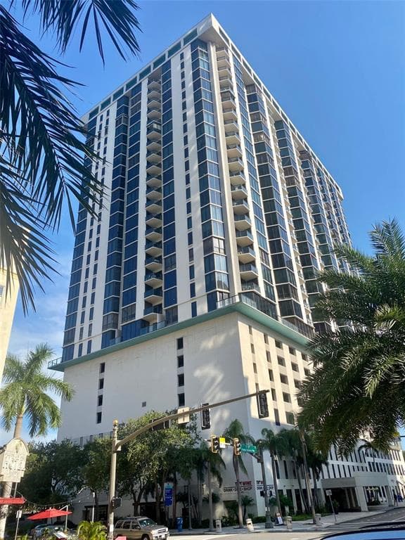 1 BEACH DRIVE SE UNIT 1912