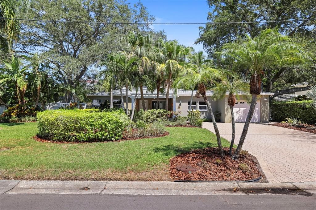 104 SHORE DRIVE DUNEDIN, FL 34698