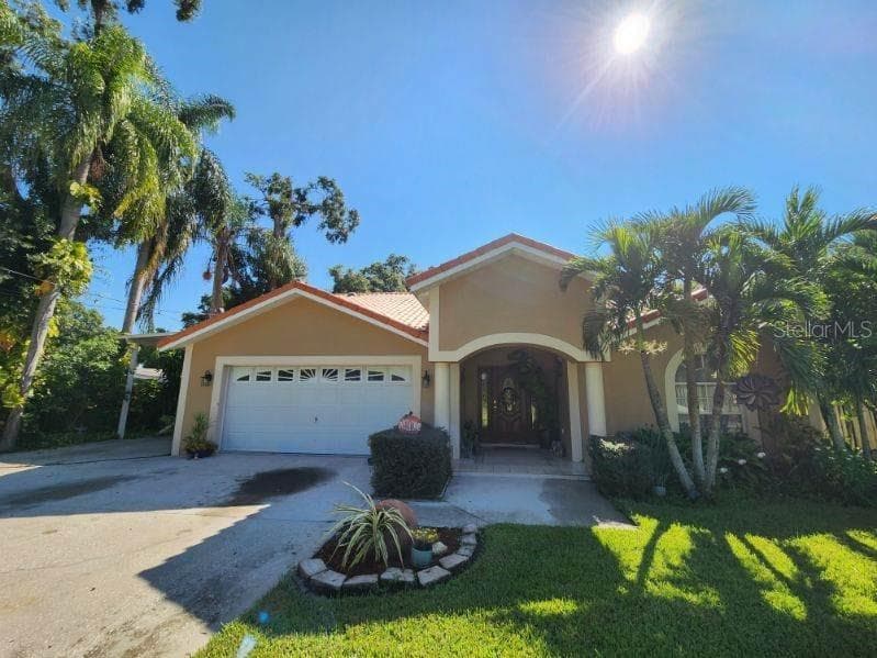 8019 N GOMEZ AVENUE TAMPA, FL 33614
