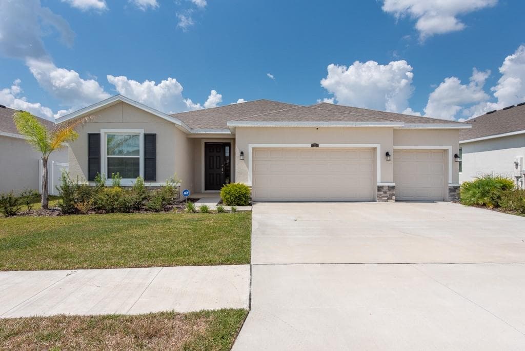 7324 STEER BLADE DRIVE ZEPHYRHILLS, FL 33541