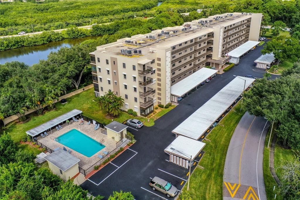 8198 TERRACE GARDEN DRIVE N UNIT 310 ST PETERSBURG, FL 33709