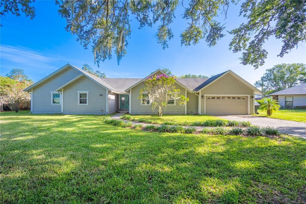1913 INDIAN TRAILS COURT LAKELAND, FL 33813
