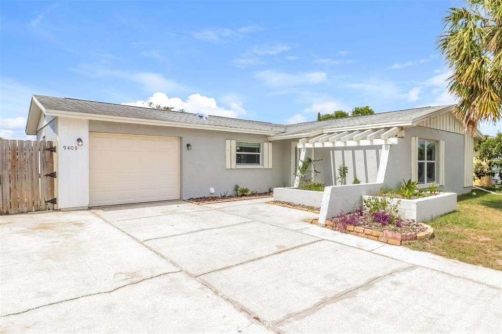 9403 BARRINGTON LANE PORT RICHEY, FL 34668