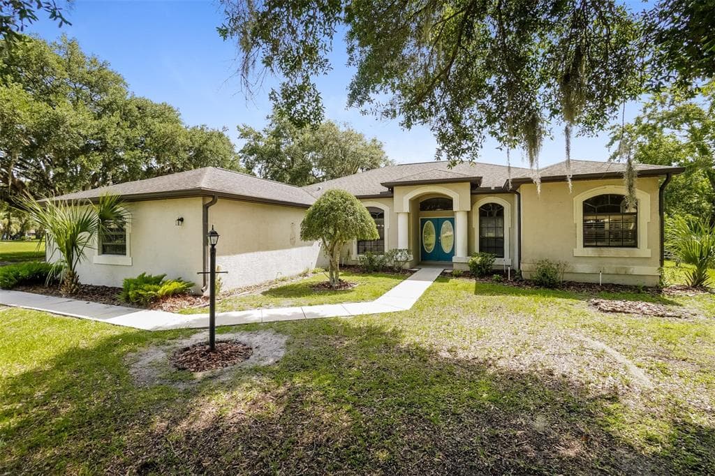 6034 BEECHWOOD DRIVE RIDGE MANOR, FL 33523