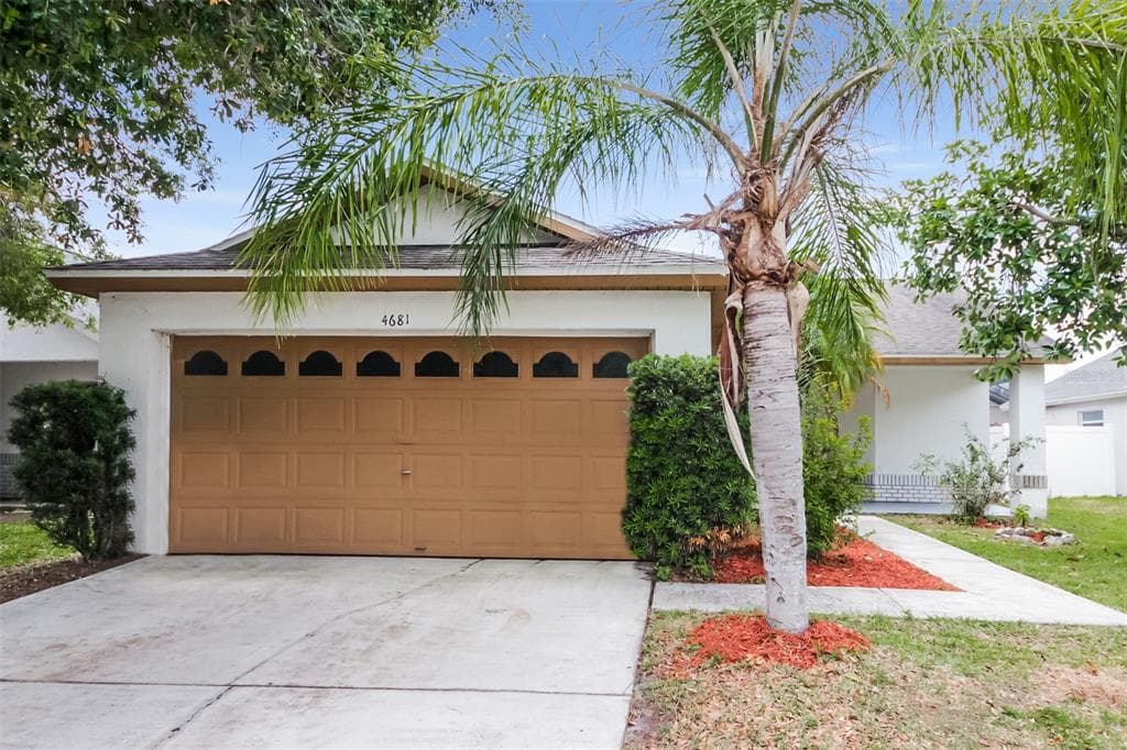 4681 PRAIRIE POINT BOULEVARD KISSIMMEE, FL 34746