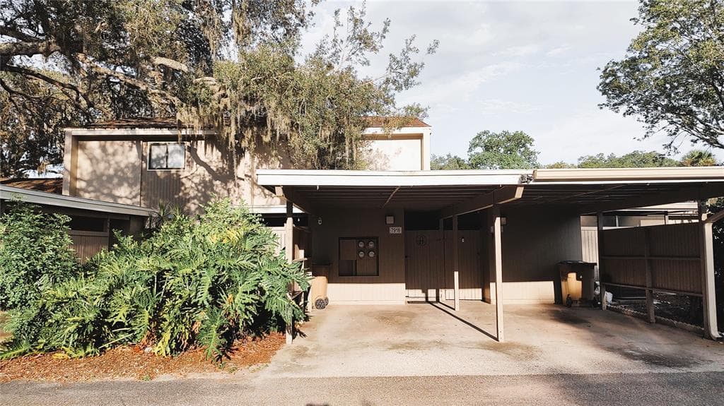7918 SABAL DRIVE UNIT 120 TEMPLE TERRACE, FL 33637