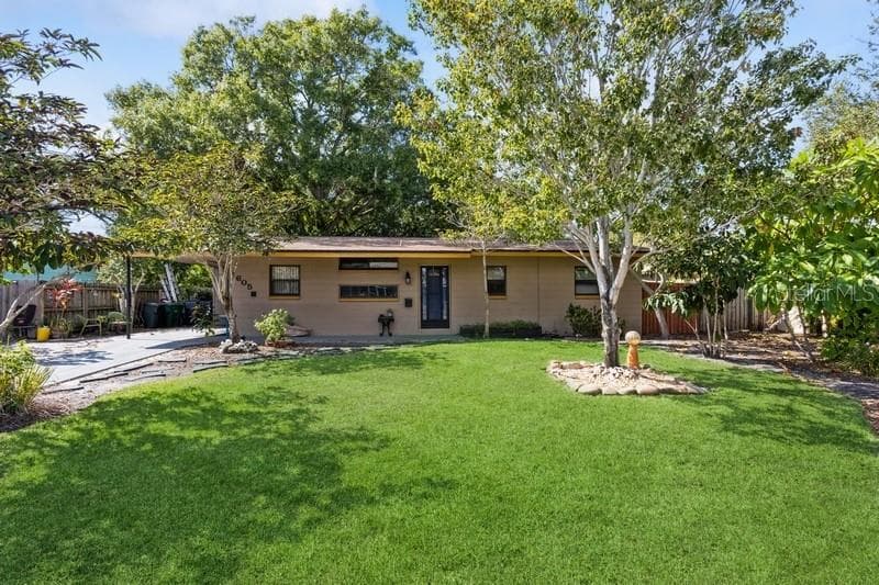 4605 S SHAMROCK ROAD TAMPA, FL 33611