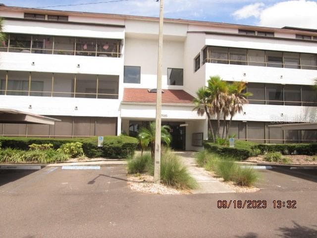 2585 COUNTRYSIDE BOULEVARD UNIT 4208 CLEARWATER, FL 33761