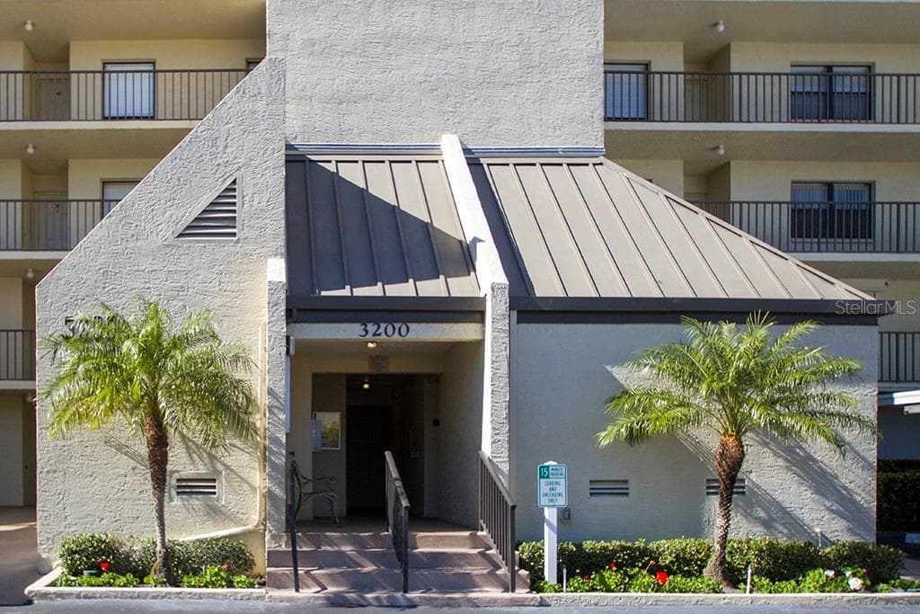 3200 COVE CAY DRIVE UNIT 4C CLEARWATER, FL 33760