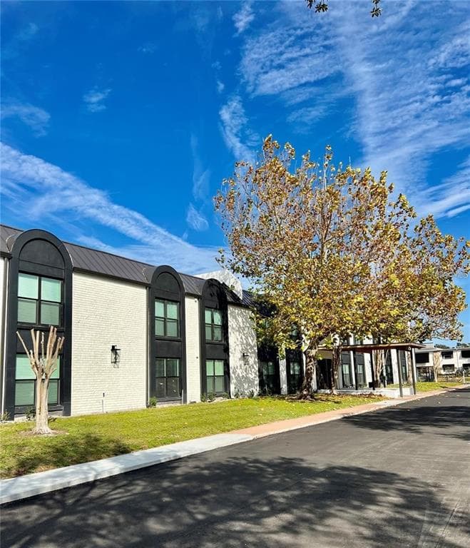 3909 W CLEVELAND STREET UNIT 216 TAMPA, FL 33609